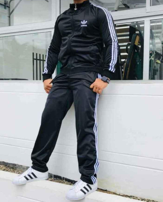 Conjunto de Sudadera adidas – Comodidad y Estilo en un Solo Look